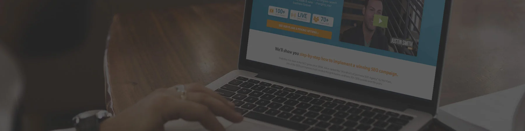 Laptop showing search results for comparing SEO courses online